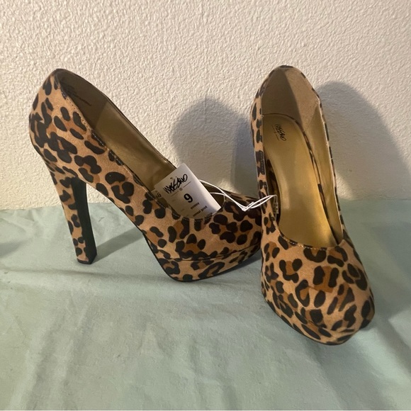 Women’s High Heels, Cheetah Print - Picture 5 of 7